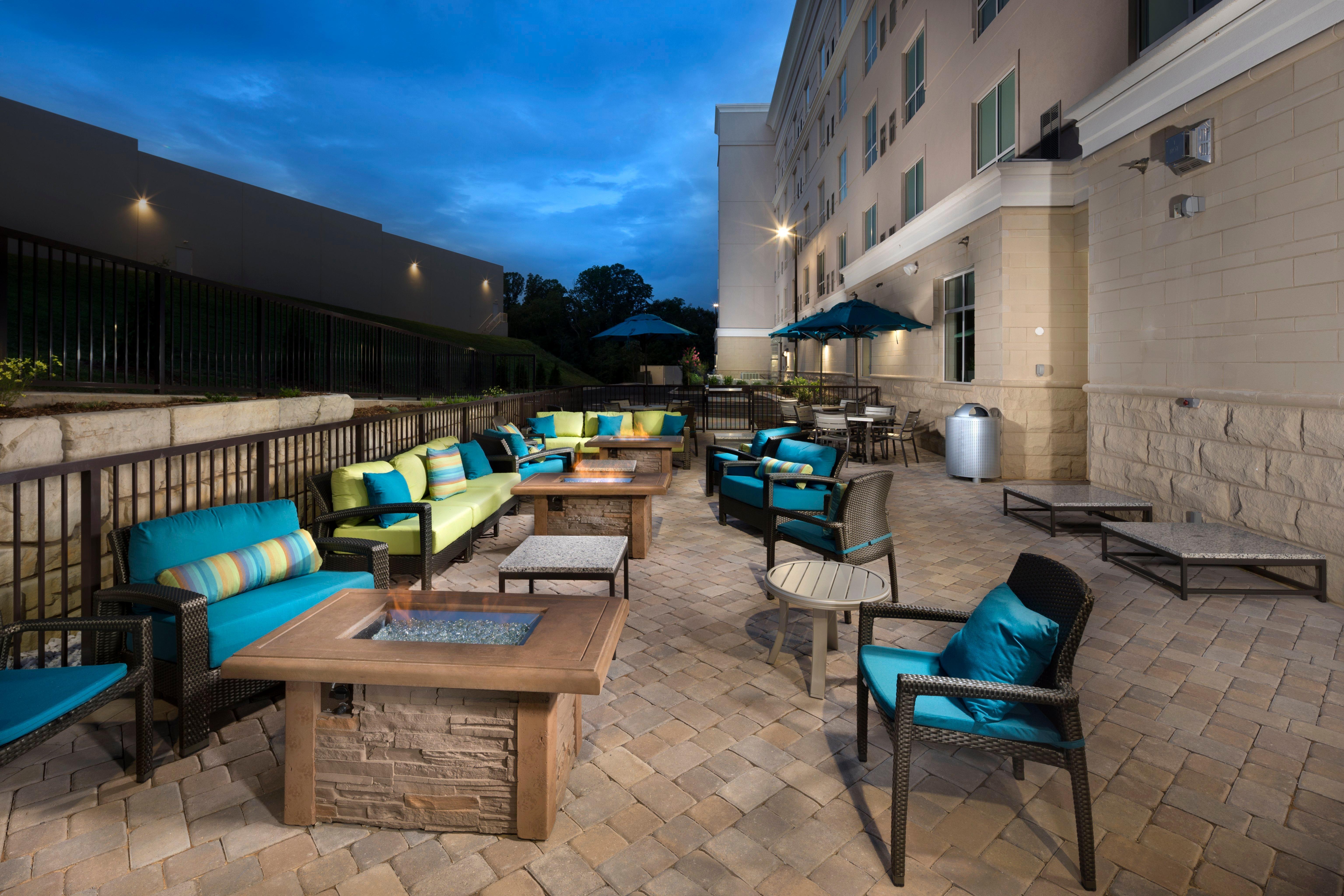Holiday Inn & Suites Arden - Asheville Airport By Ihg Bagian luar foto