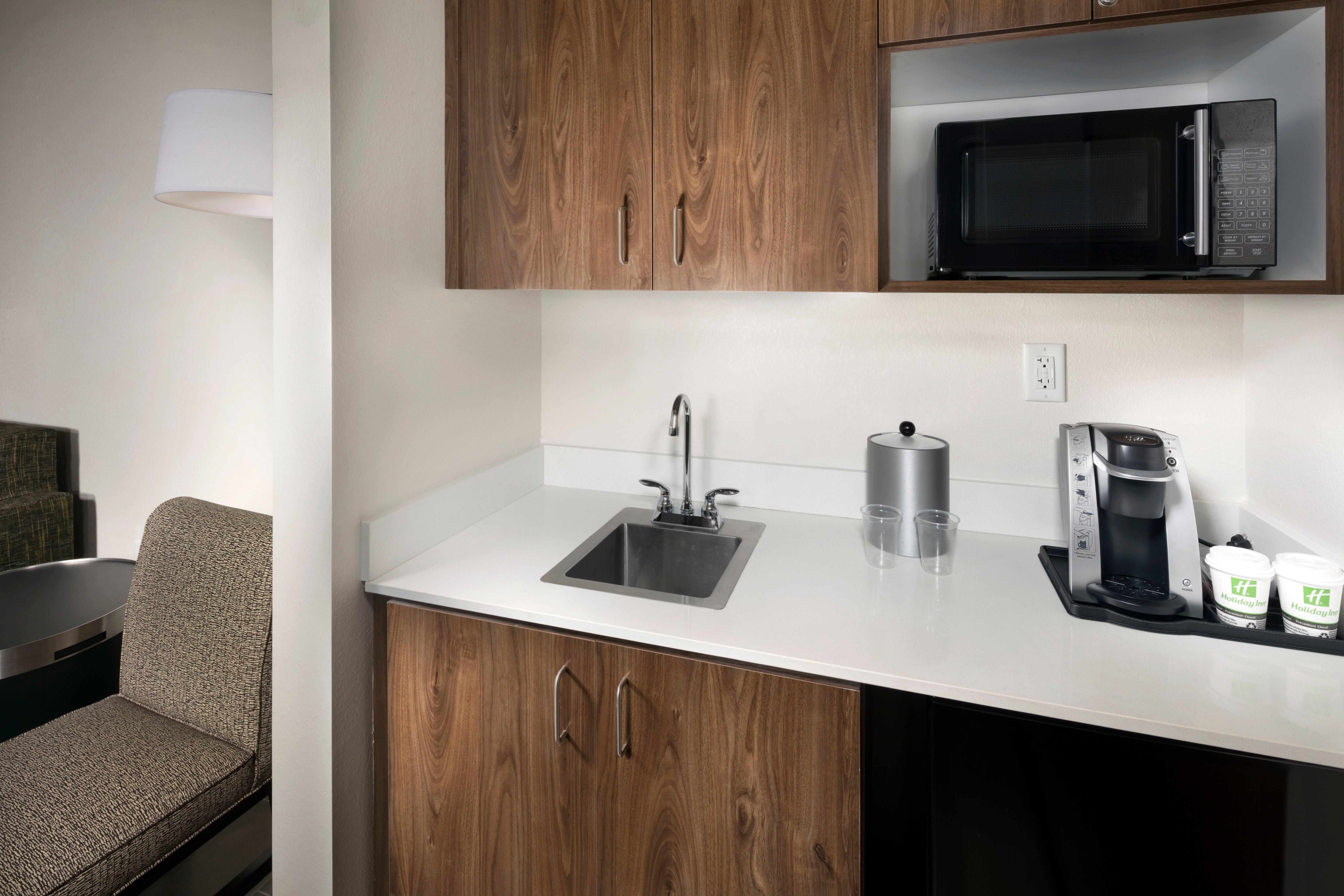 Holiday Inn & Suites Arden - Asheville Airport By Ihg Bagian luar foto